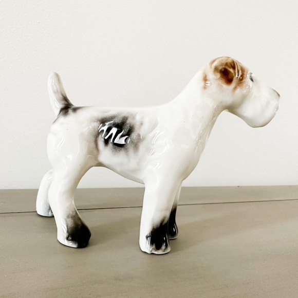 VINTAGE AIREDALE Wired Fox TERRIER DOG CERAMIC FIGURINE - Picture 4 of 7